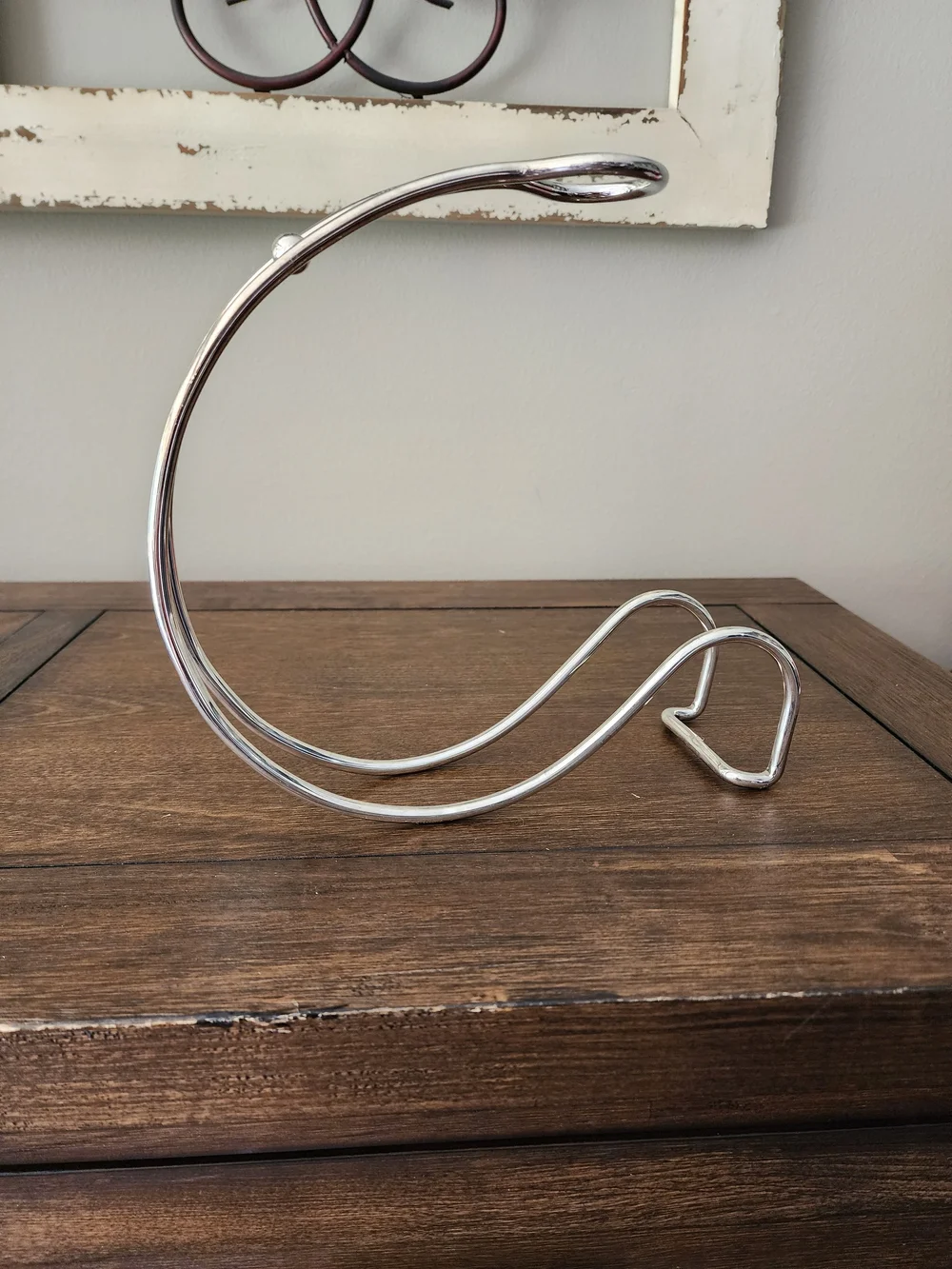 Sterling Silver Plated Wine Bottle Caddy Holder - Modern Metal Stand